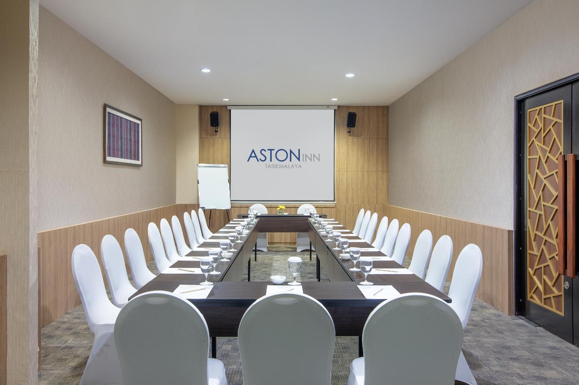 Aston Inn Tasikmalaya Exterior foto